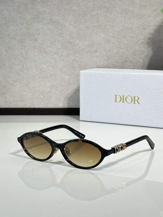 Picture of Dior Sunglasses _SKUfw76301181fw